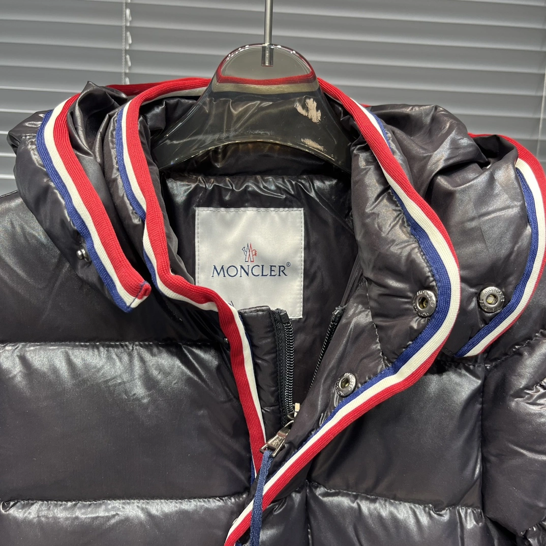 Seasonal Moncler Down Jackets 145485