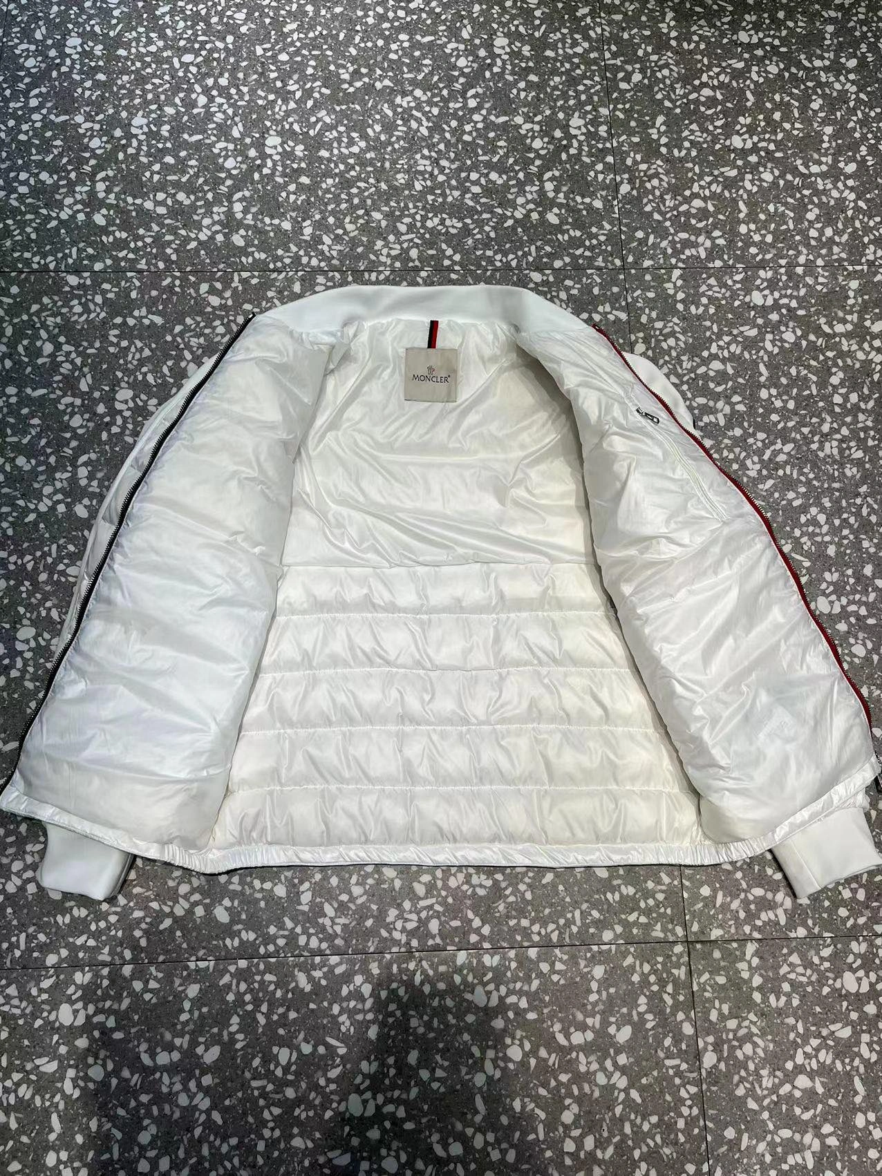 WaterResistant Moncler Down Jackets 145479