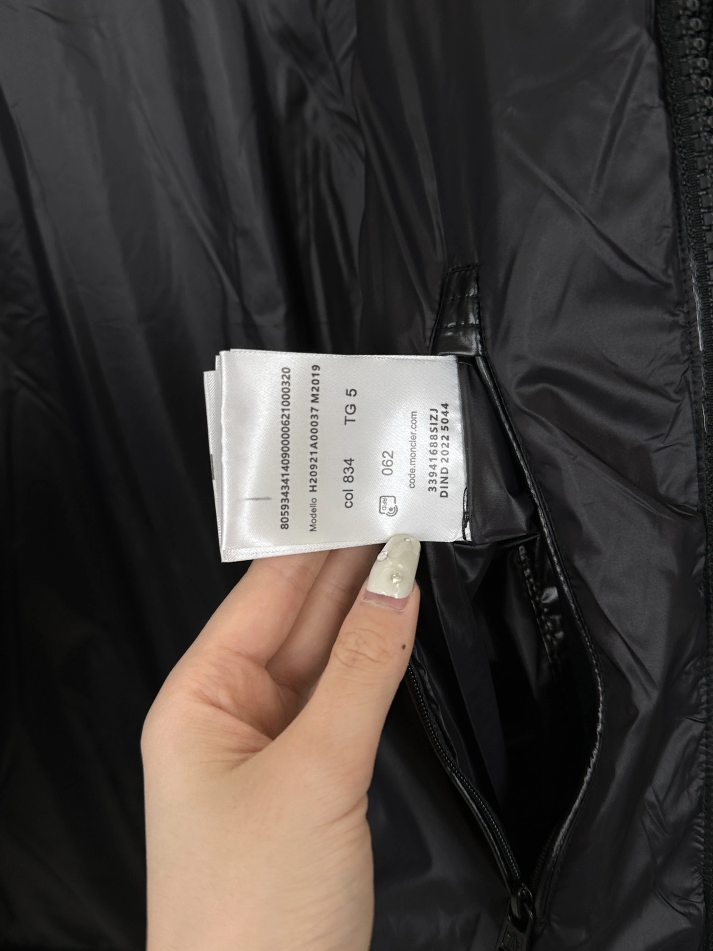 Moncler Down Jackets MultiPurpose 145470