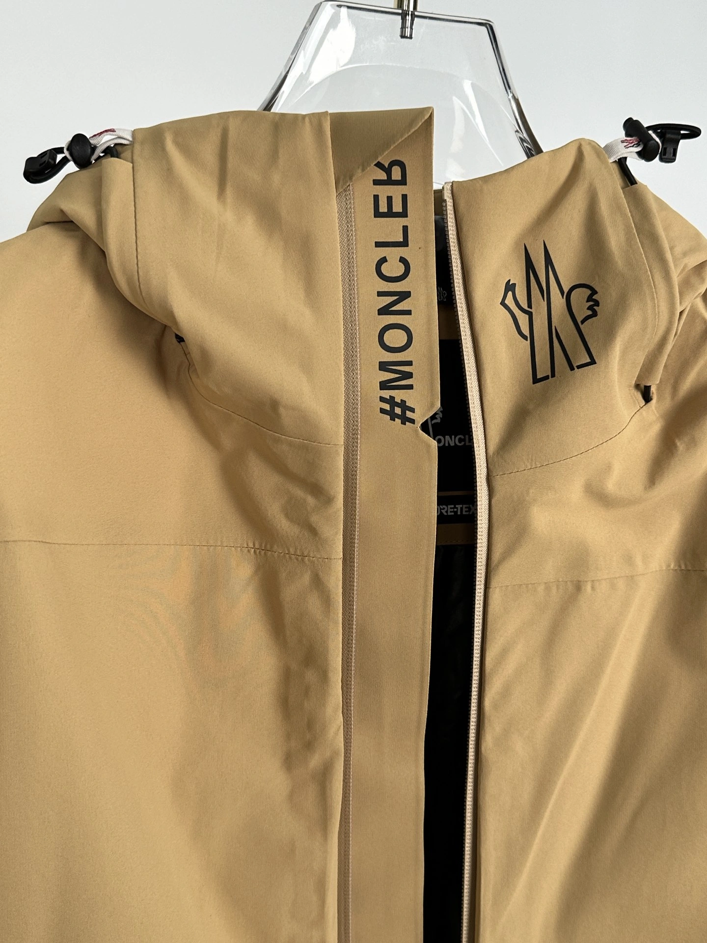 Durable Moncler Down Jackets 145465