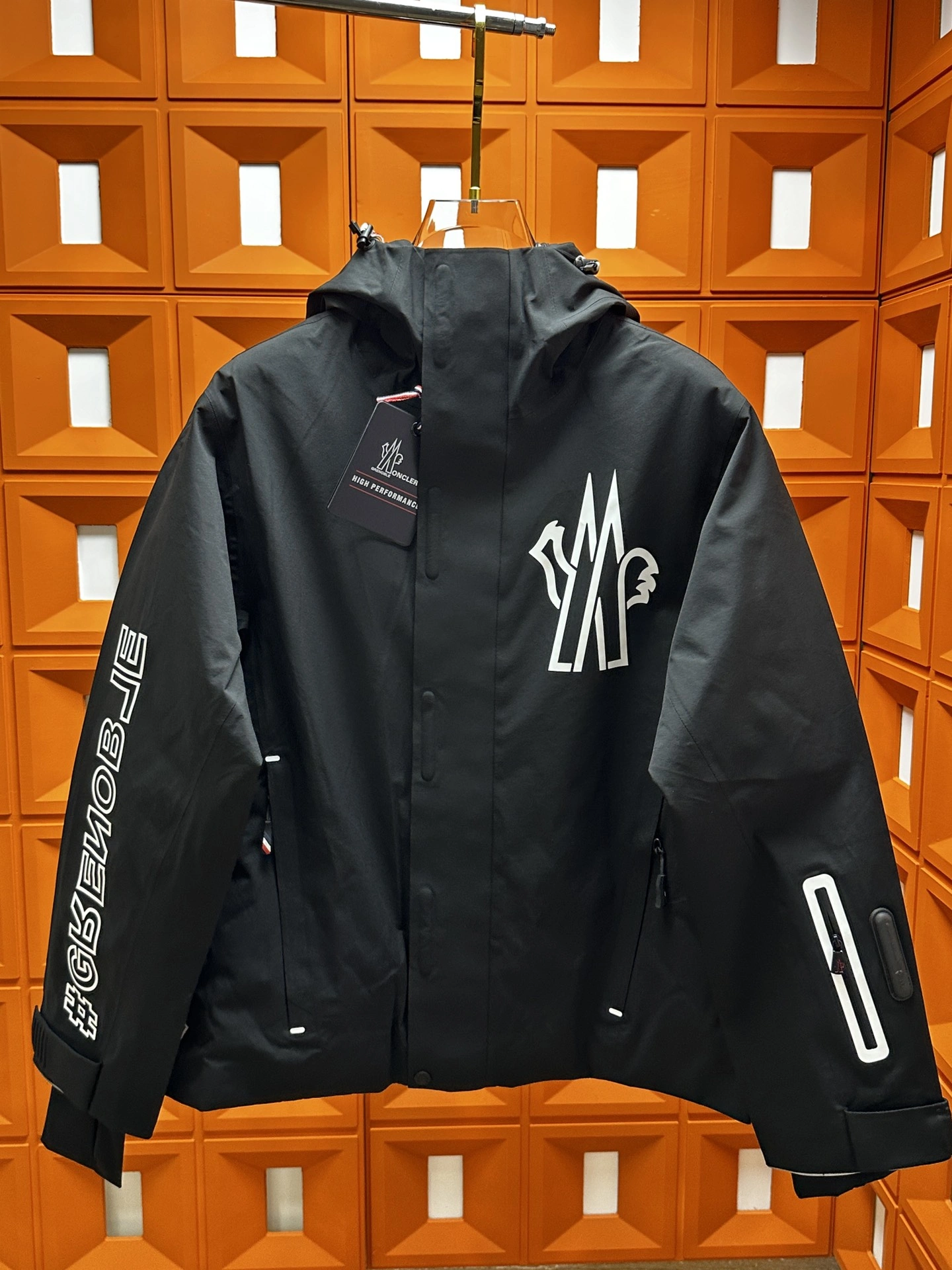Moncler Down Jackets Durable 145452