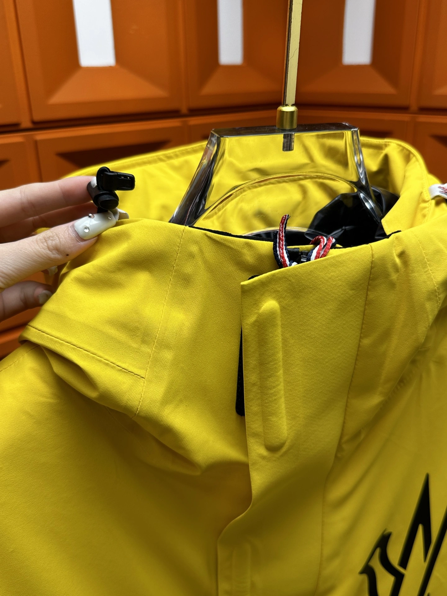 Moncler Down Jackets Classic 145451