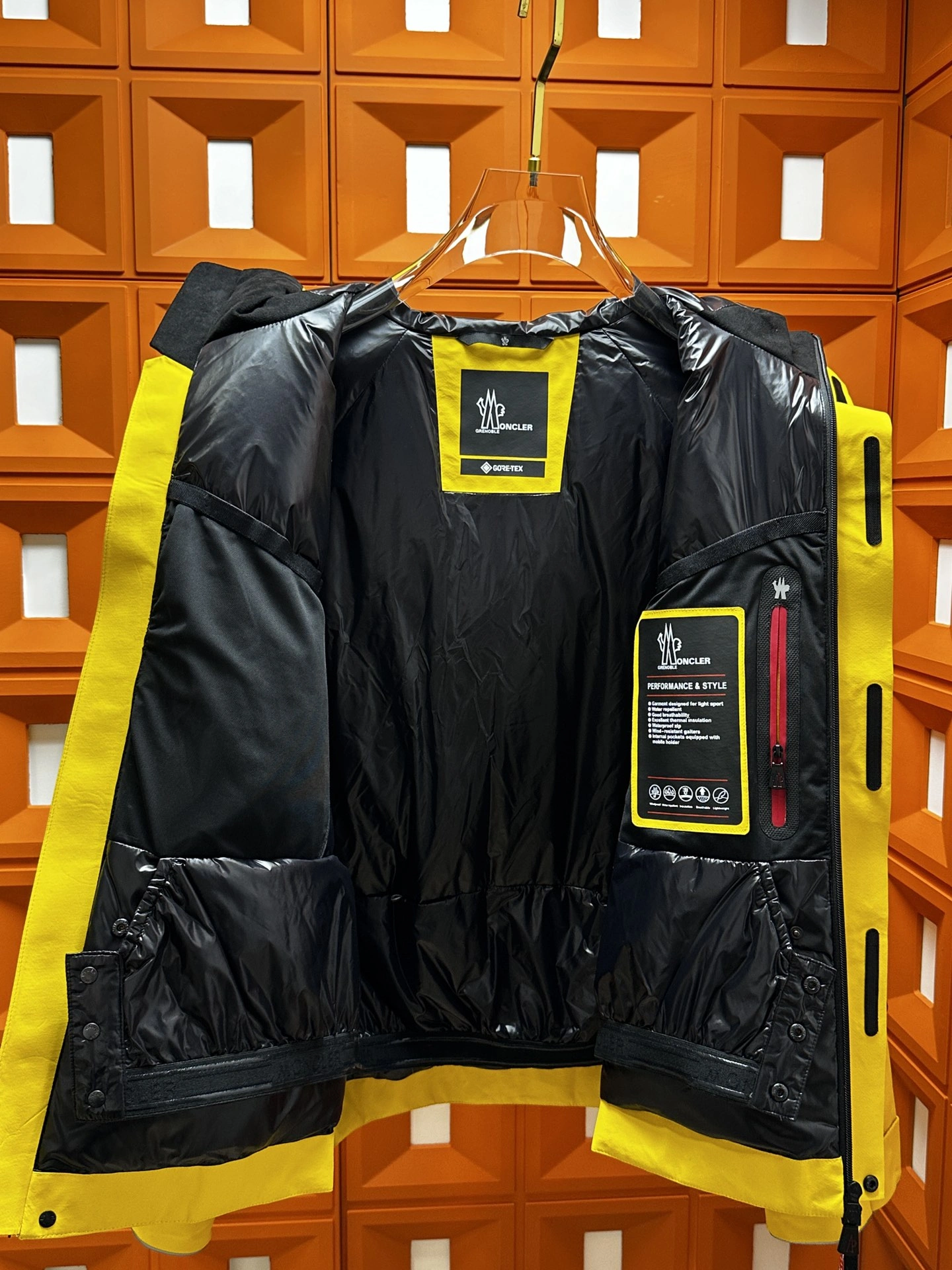Moncler Down Jackets Classic 145451