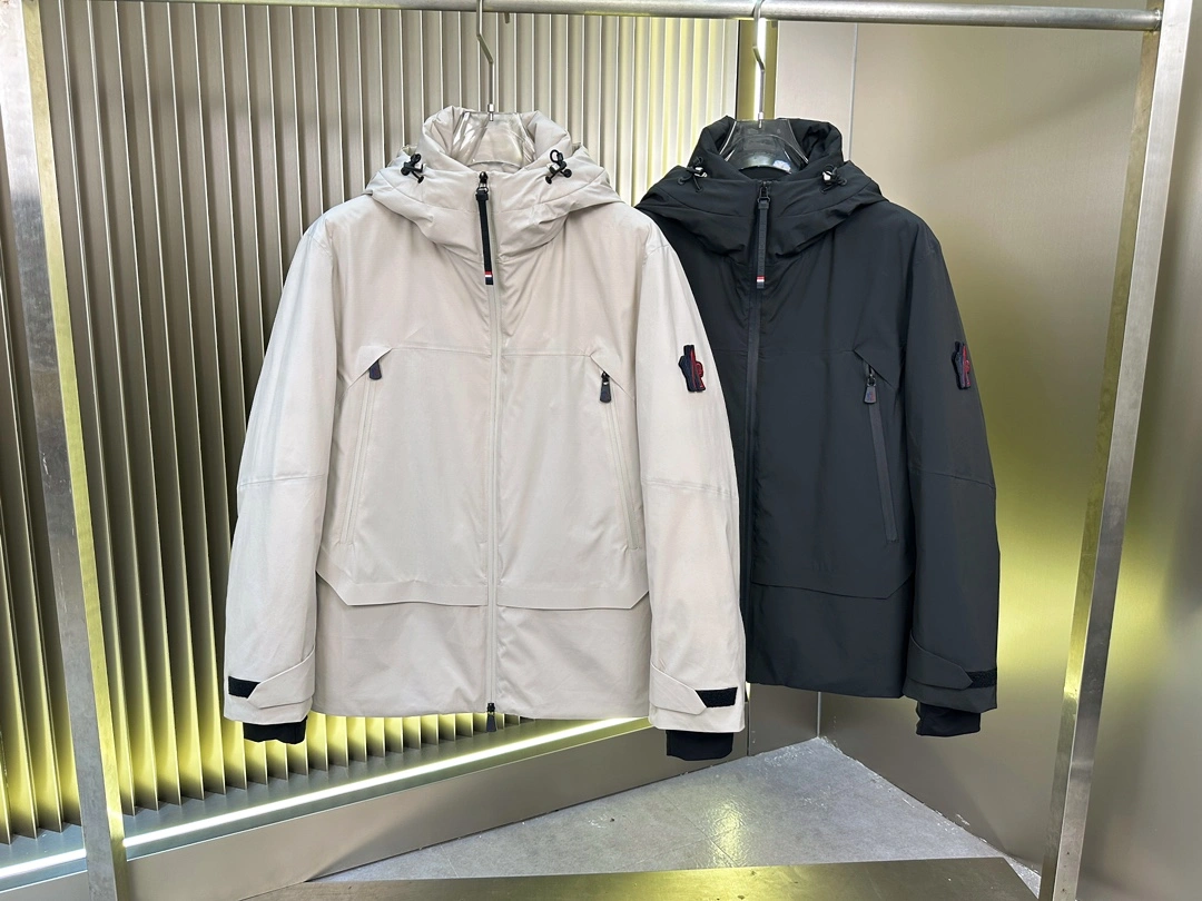 EyeCatching Moncler Down Jackets 145447