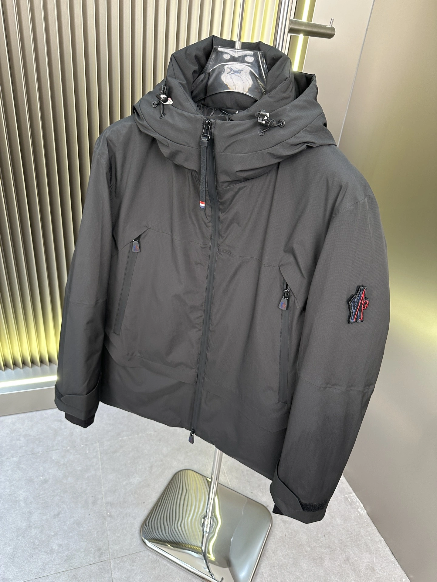 EyeCatching Moncler Down Jackets 145447
