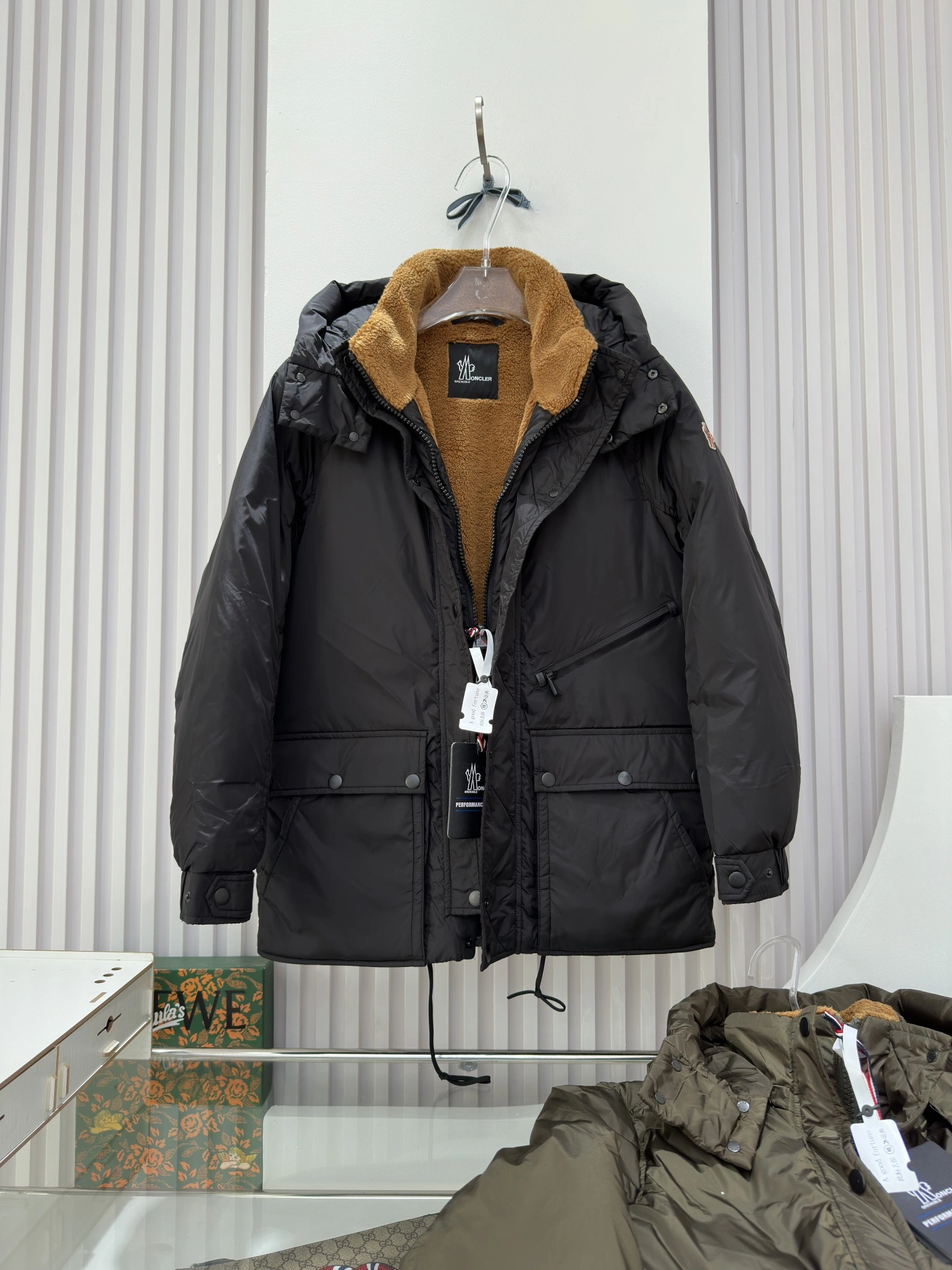 Moncler Down Jackets WellDesigned 145446