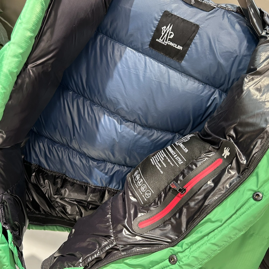 Moncler Down Jackets Comfortable 145438