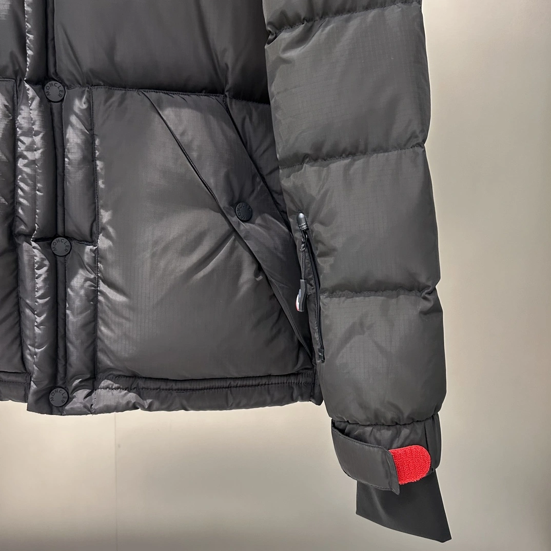 Supportive Moncler Down Jackets 145434
