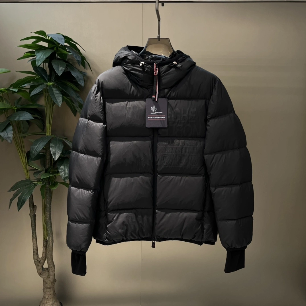 SmoothTexture Moncler Down Jackets 145432