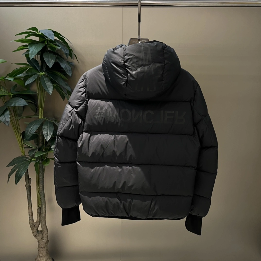 SmoothTexture Moncler Down Jackets 145432