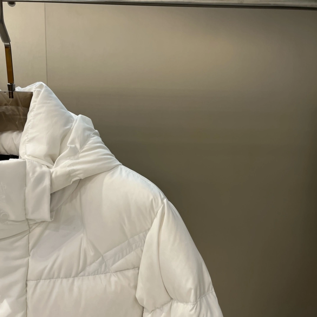 Moncler Down Jackets Timeless 145426