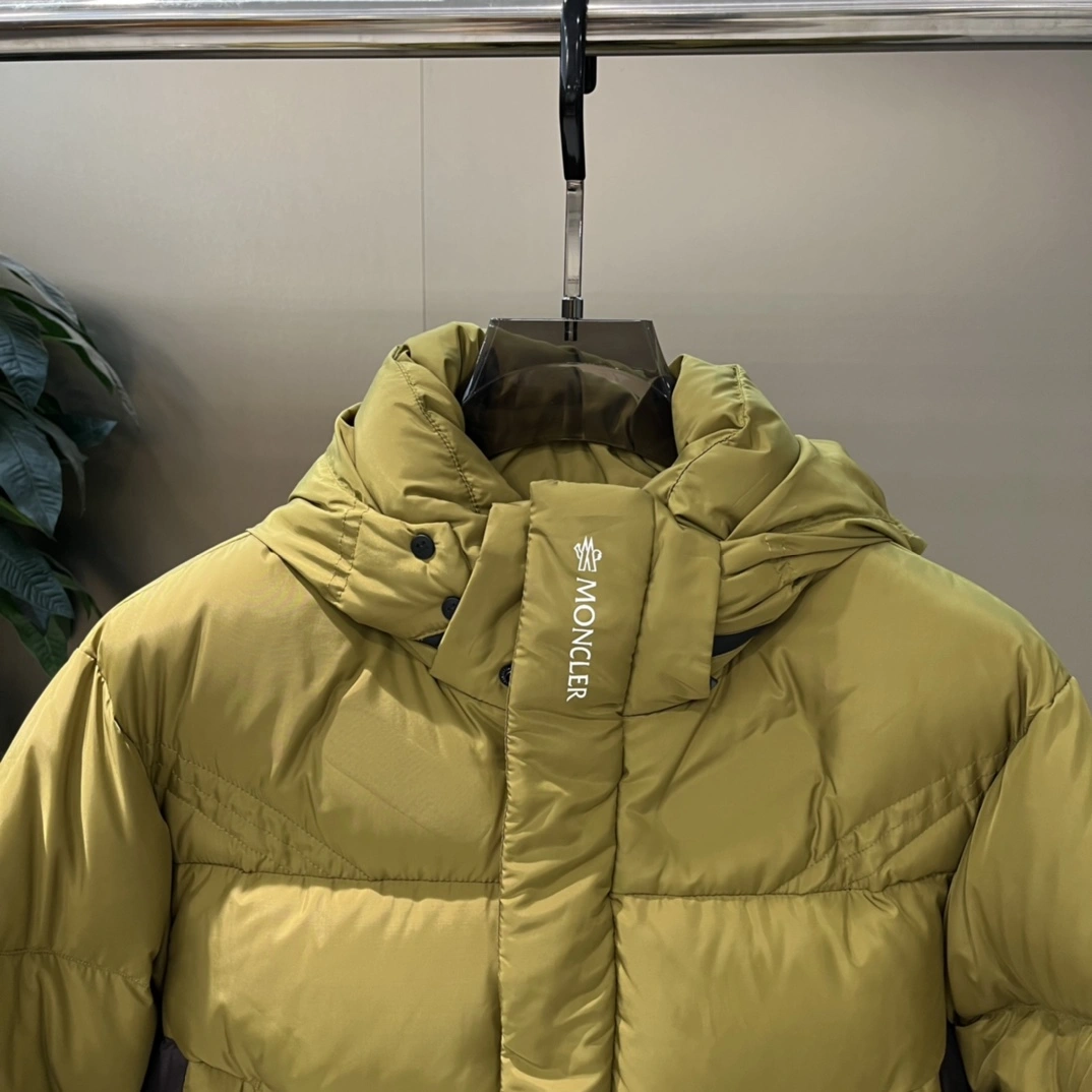 Stretchable Moncler Down Jackets 145425