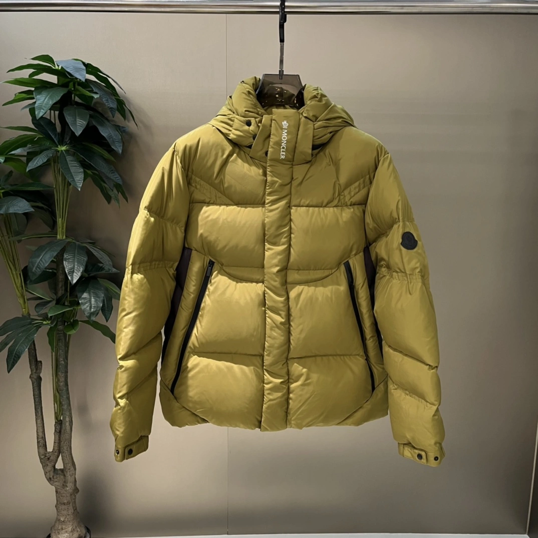 Stretchable Moncler Down Jackets 145425
