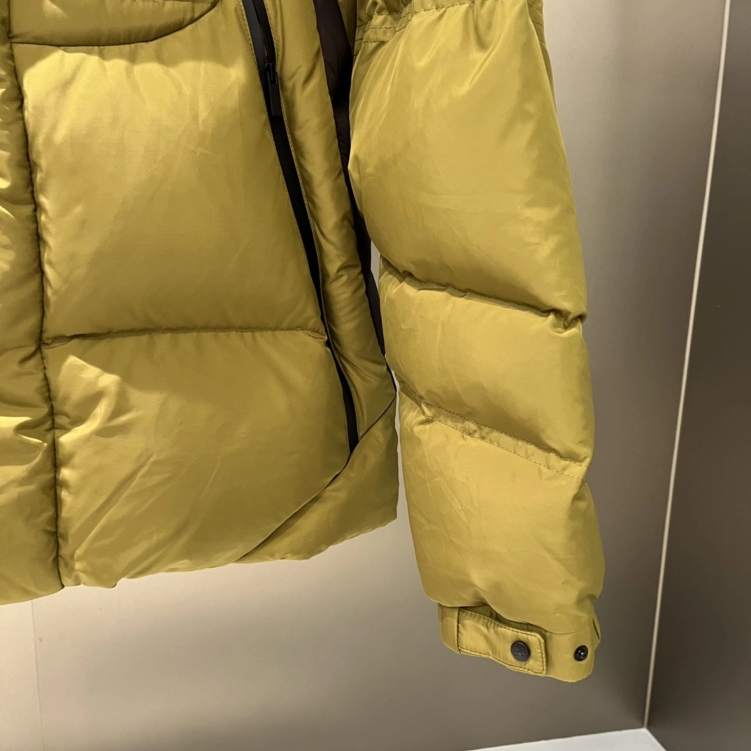 Stretchable Moncler Down Jackets 145425