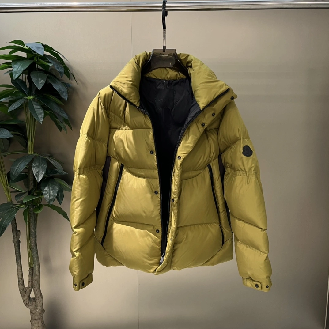 Stretchable Moncler Down Jackets 145425