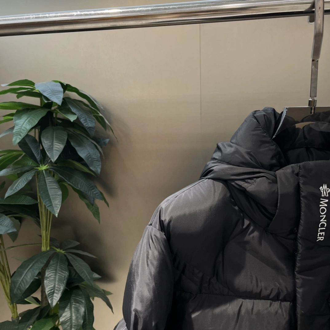 Comfortable Moncler Down Jackets 145423