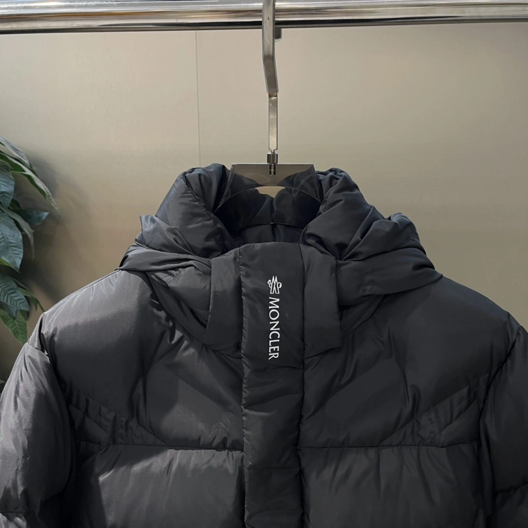 Comfortable Moncler Down Jackets 145423