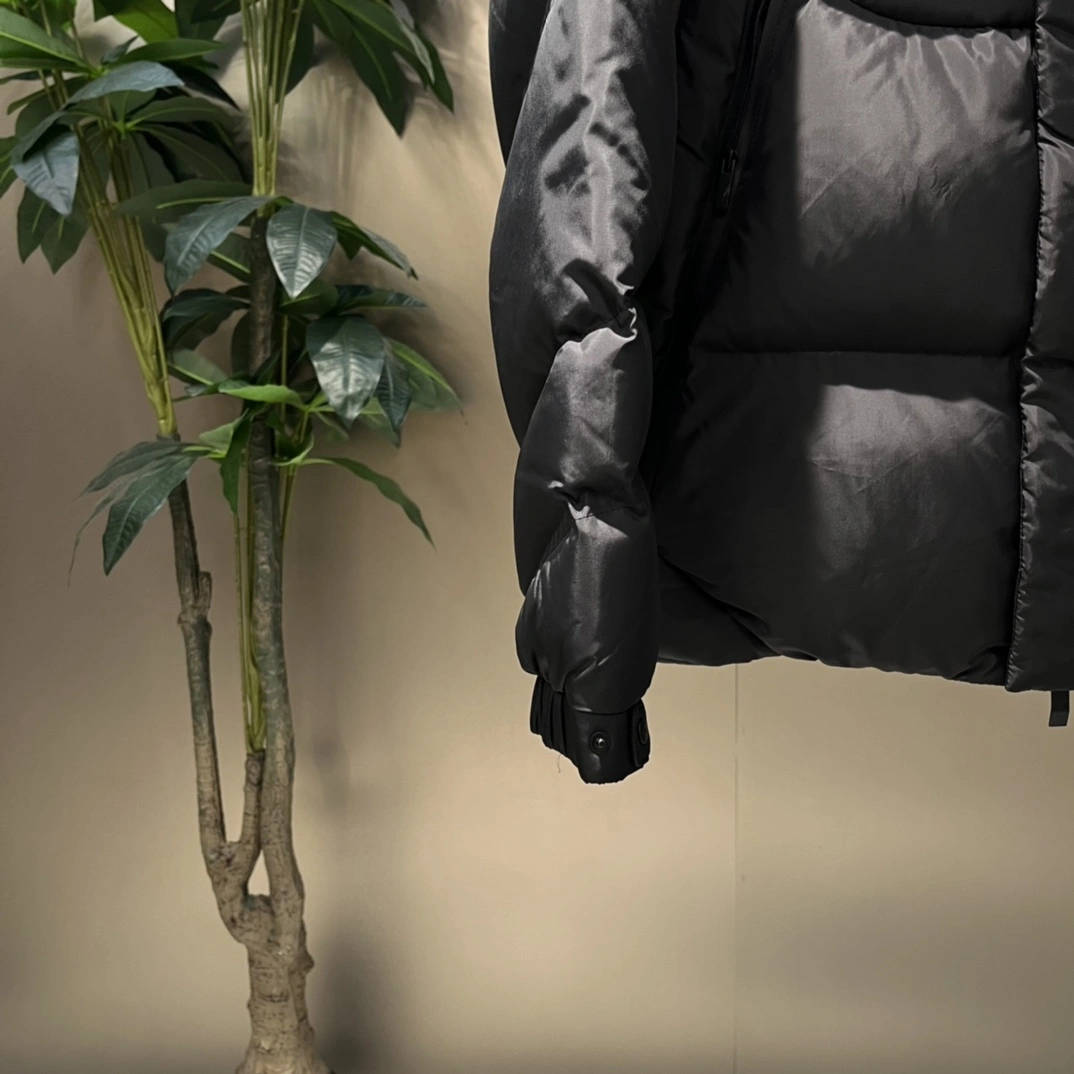 Comfortable Moncler Down Jackets 145423