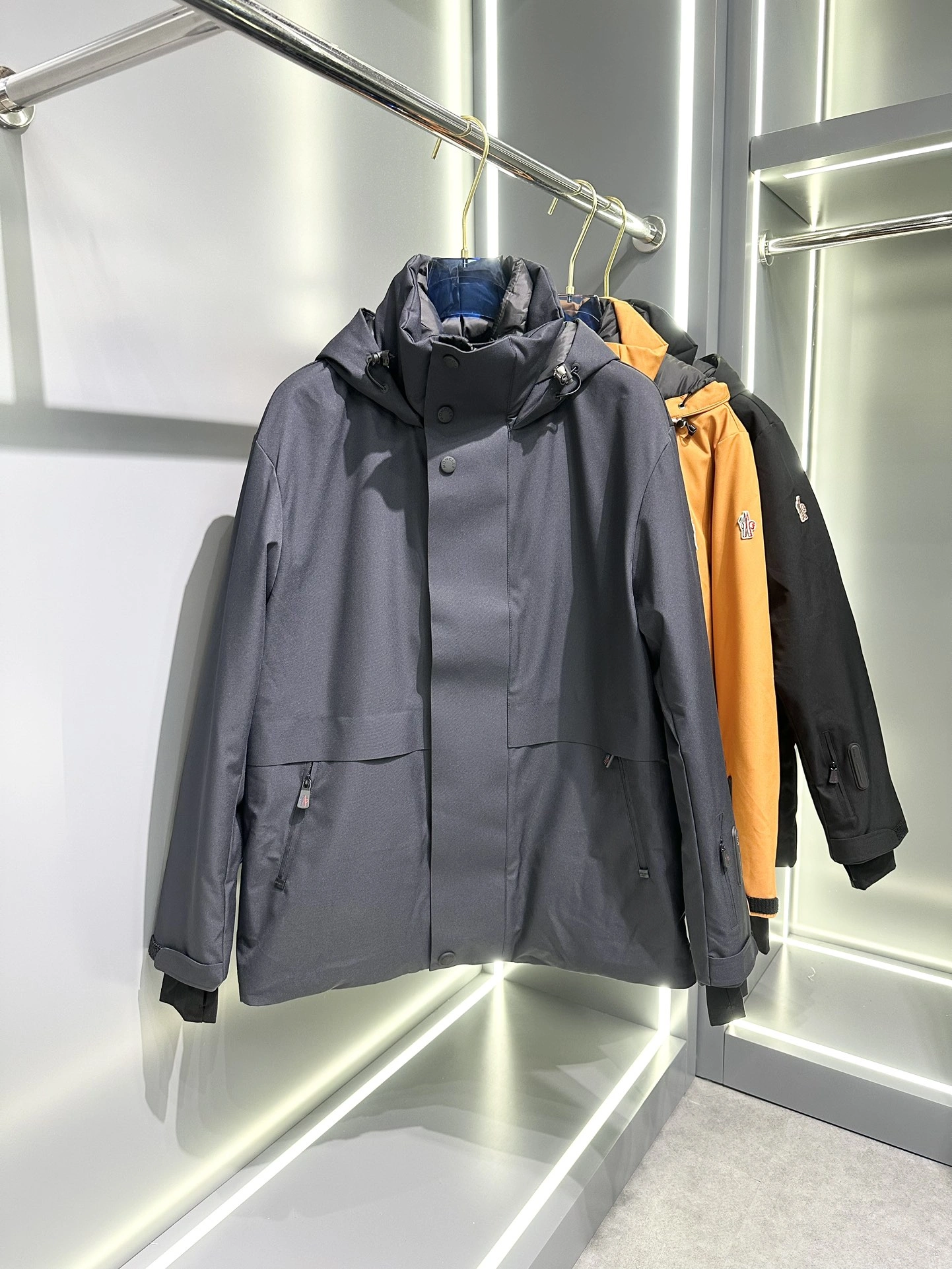 Bold Moncler Down Jackets 145422