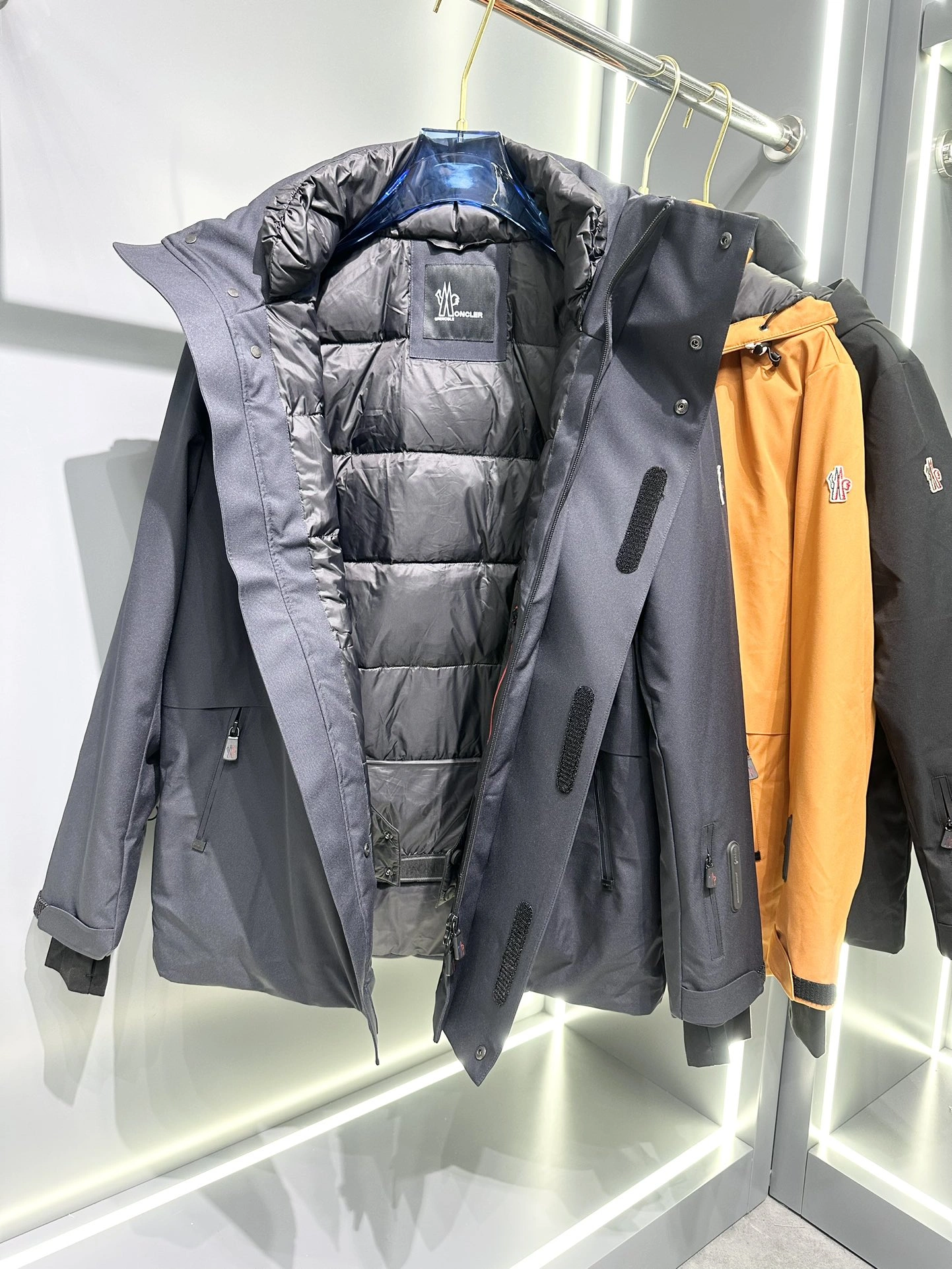 Bold Moncler Down Jackets 145422