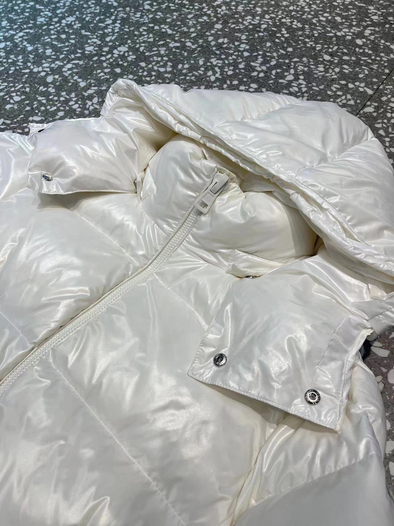 Soft Moncler Down Jackets 145416
