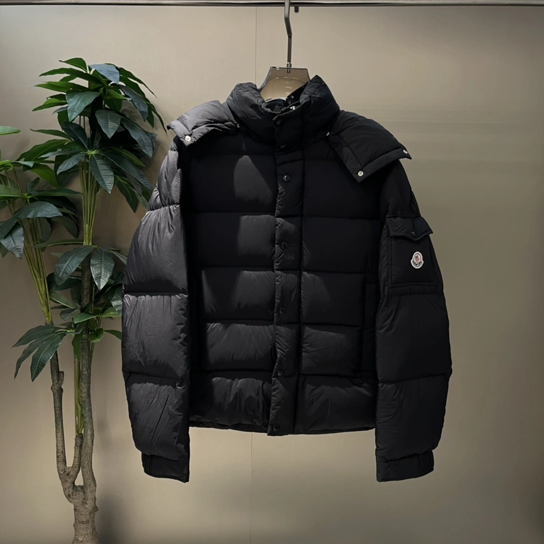 TravelReady Moncler Down Jackets 145414