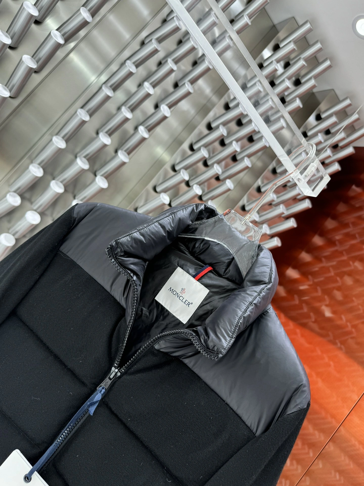 Moncler Down Jackets Chic 145404