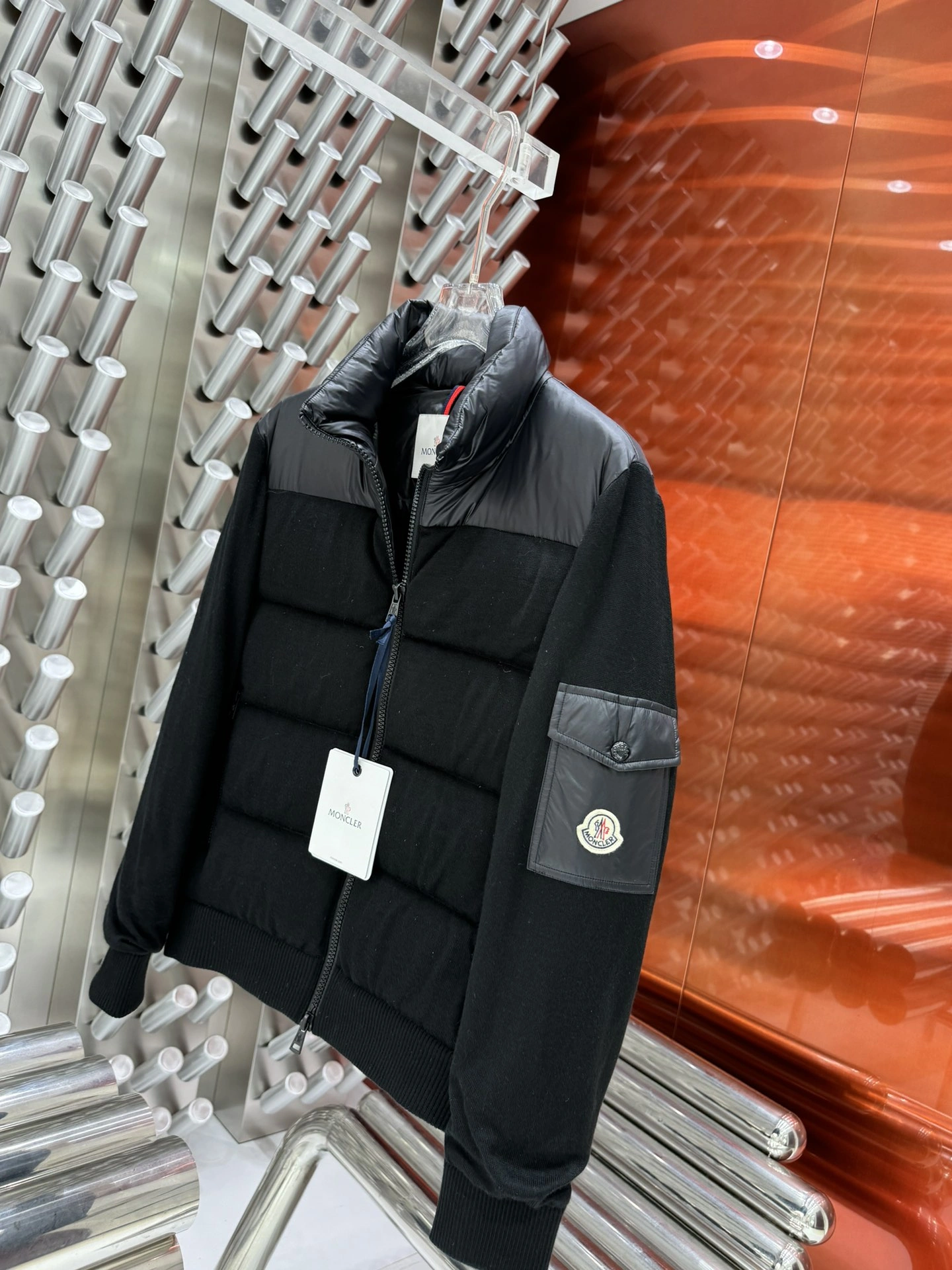 Moncler Down Jackets Chic 145404