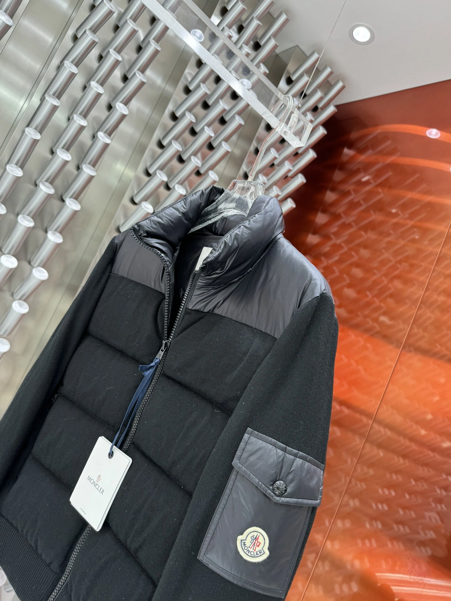Moncler Down Jackets Chic 145404