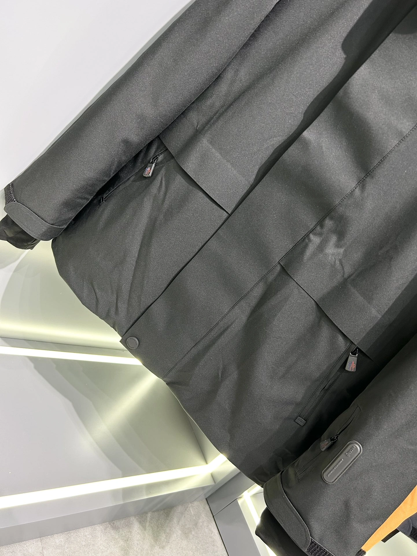 Bold Moncler Down Jackets 145401