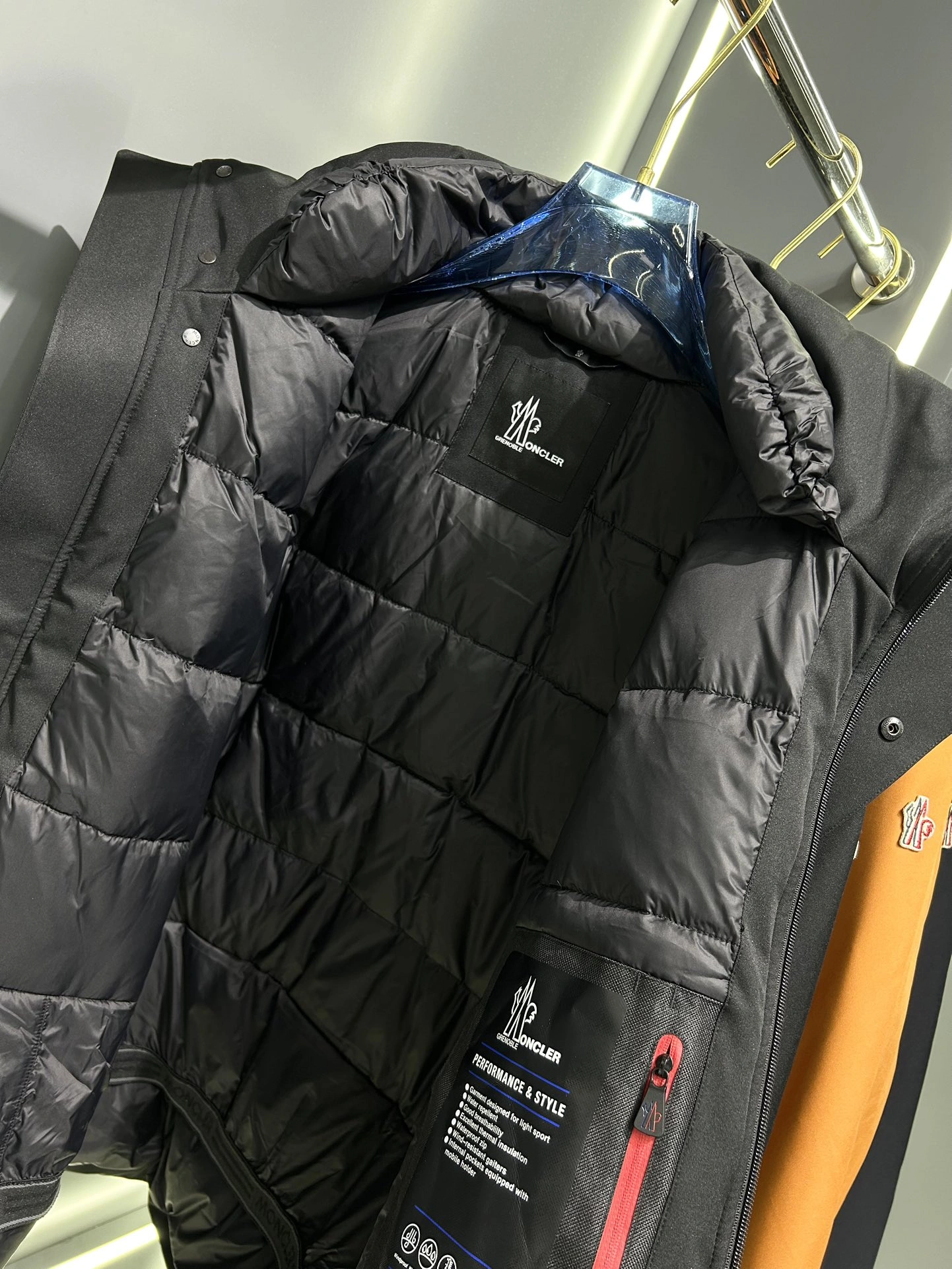 Bold Moncler Down Jackets 145401