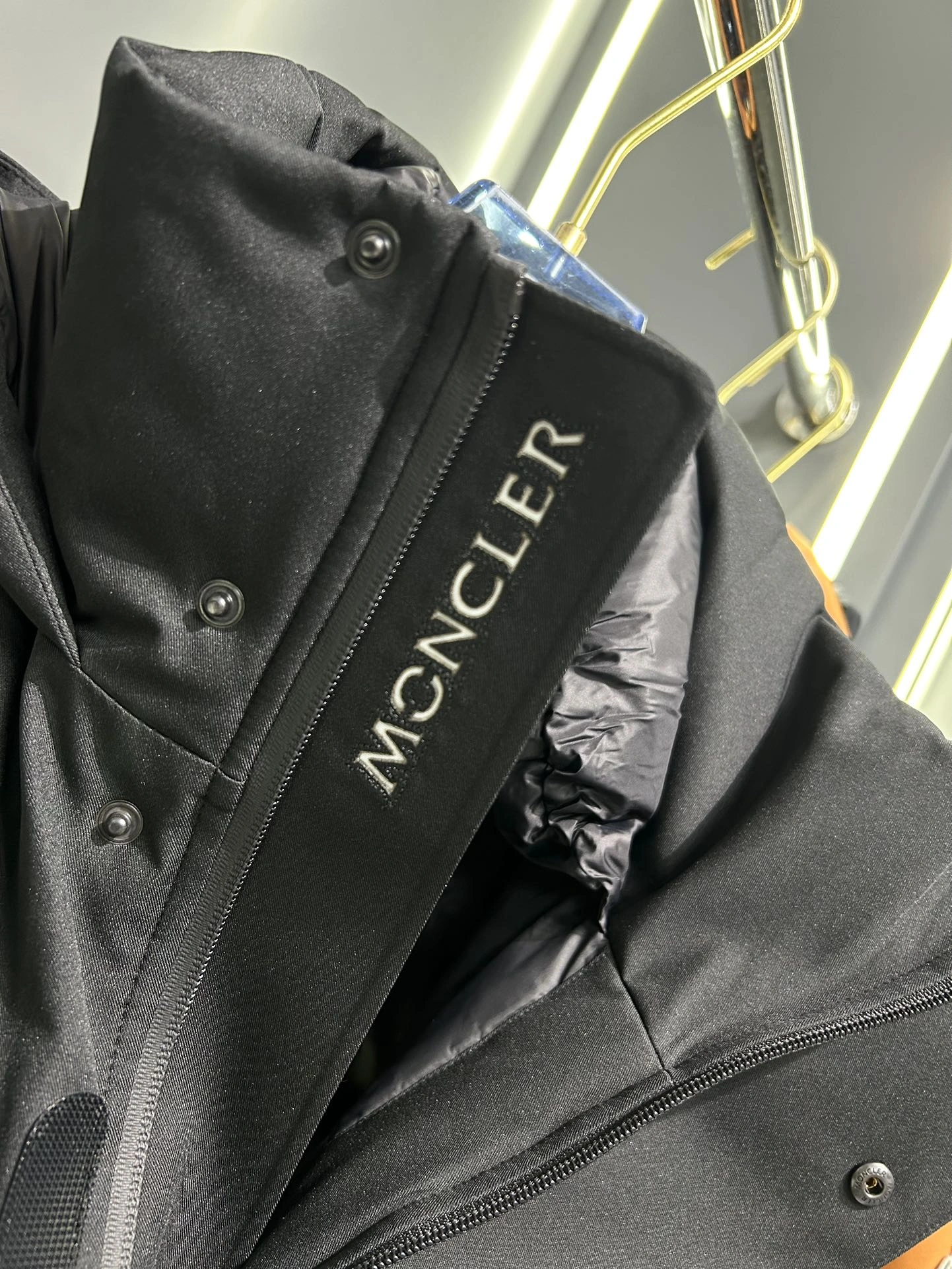 Bold Moncler Down Jackets 145401