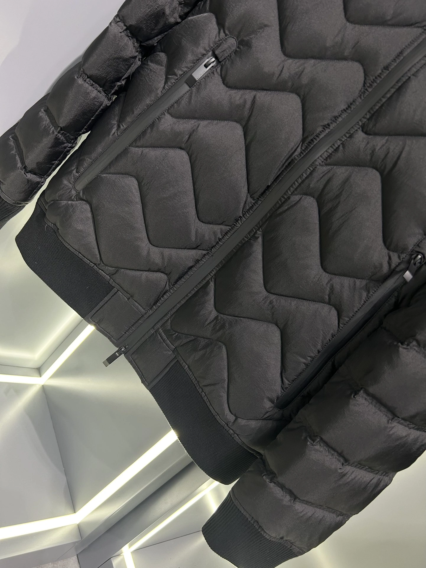 Moncler Down Jackets RelaxedFit 145413