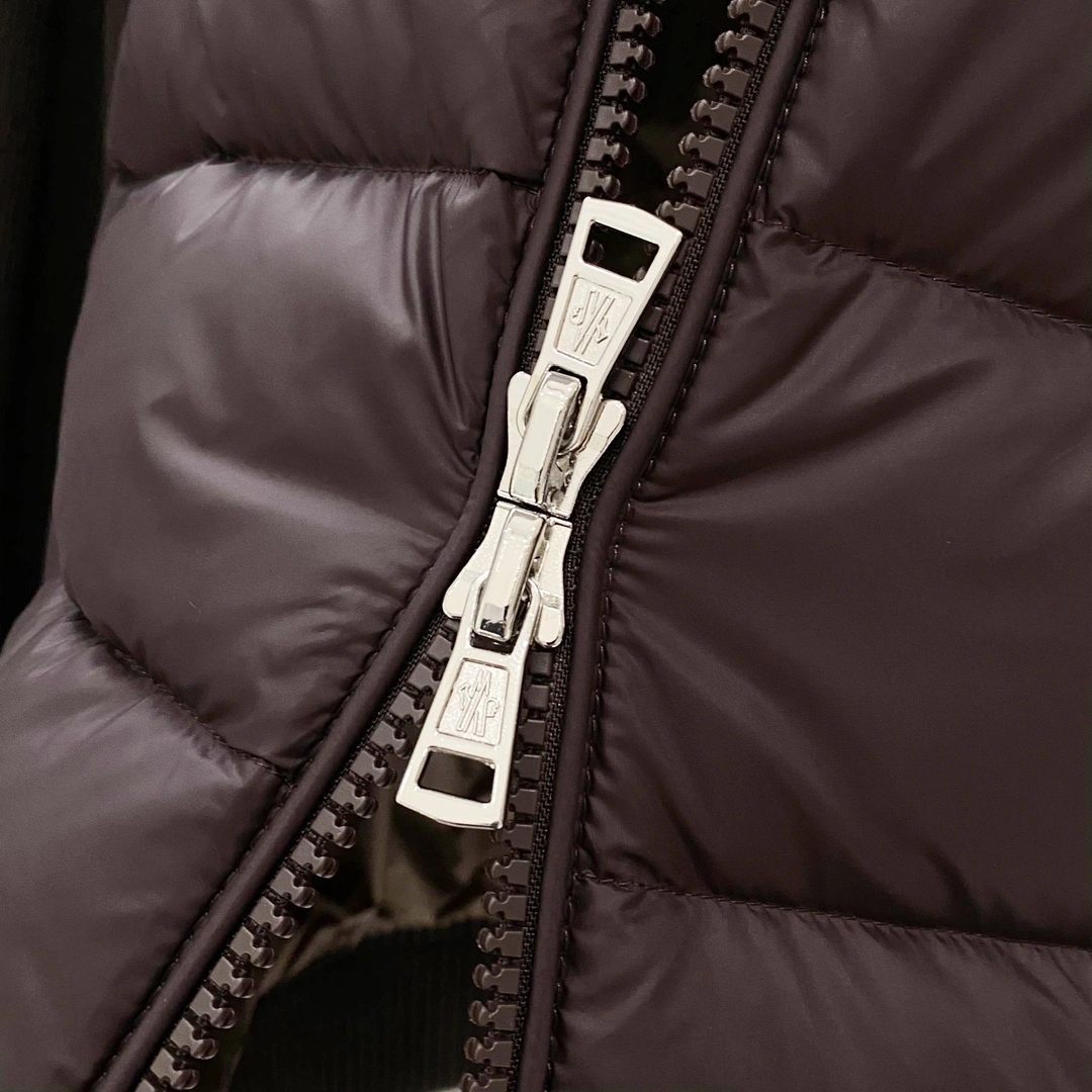 SunProtective Moncler Down Jackets 145410