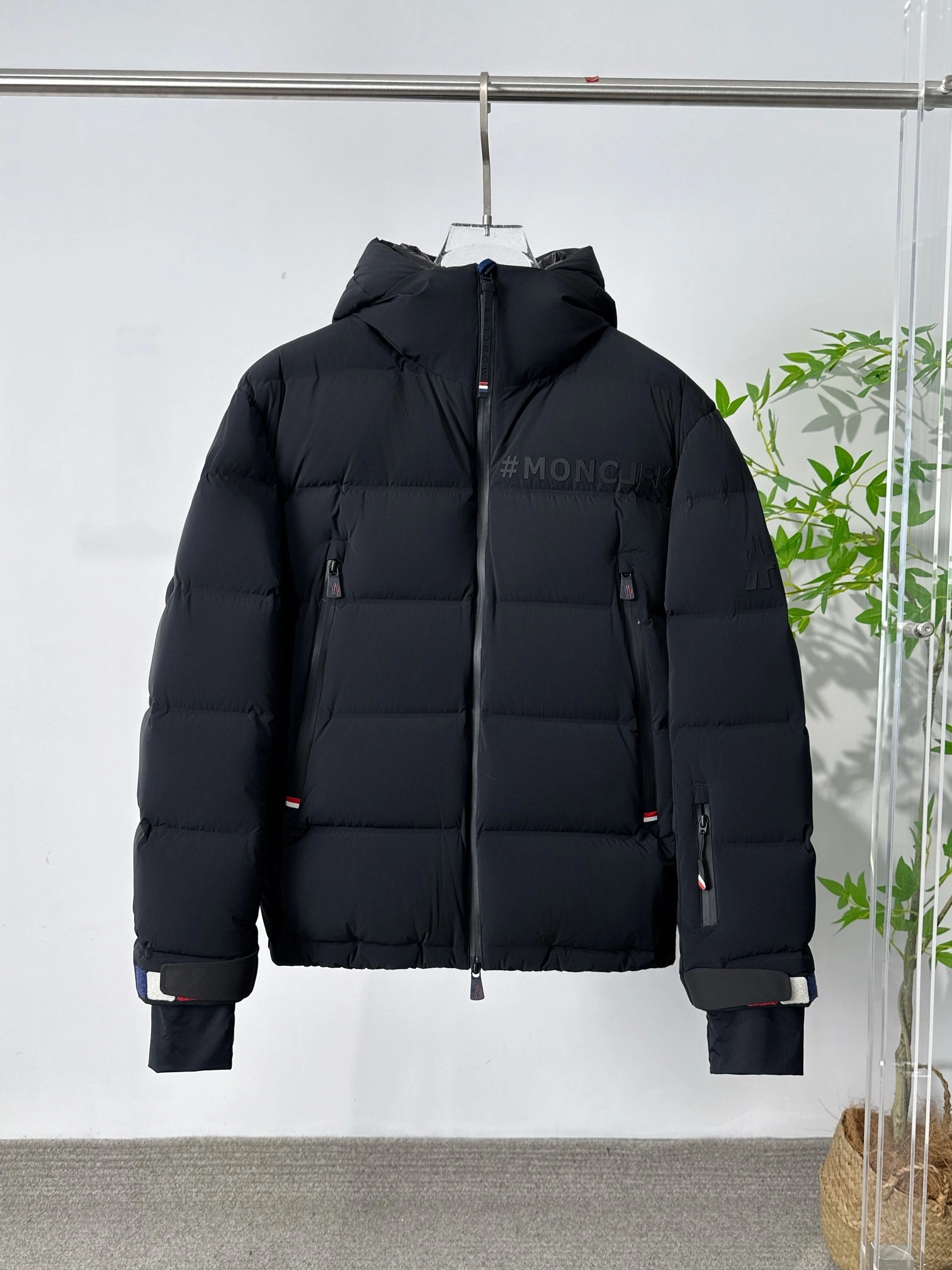 Sophisticated Moncler Down Jackets 145406