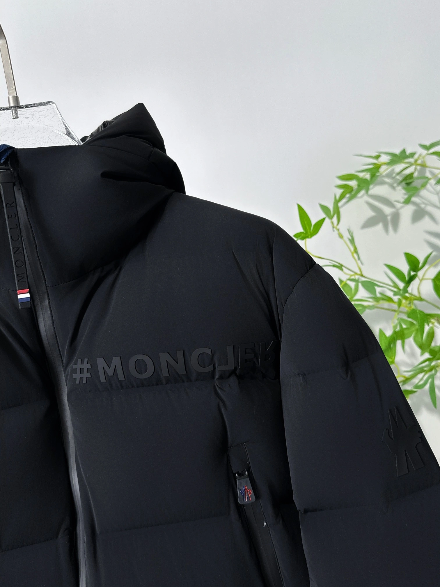Sophisticated Moncler Down Jackets 145406