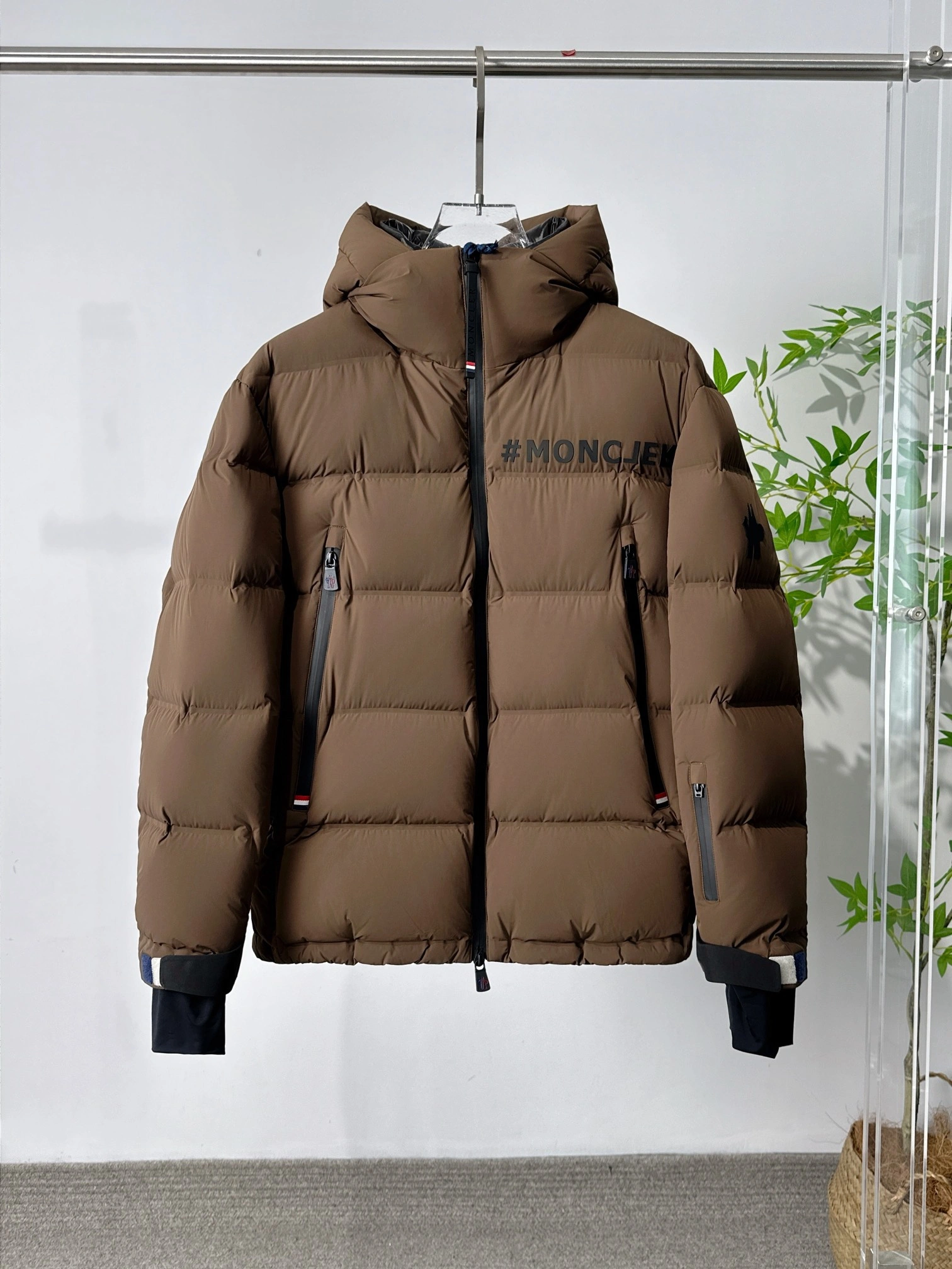 Efficient Moncler Down Jackets 145418