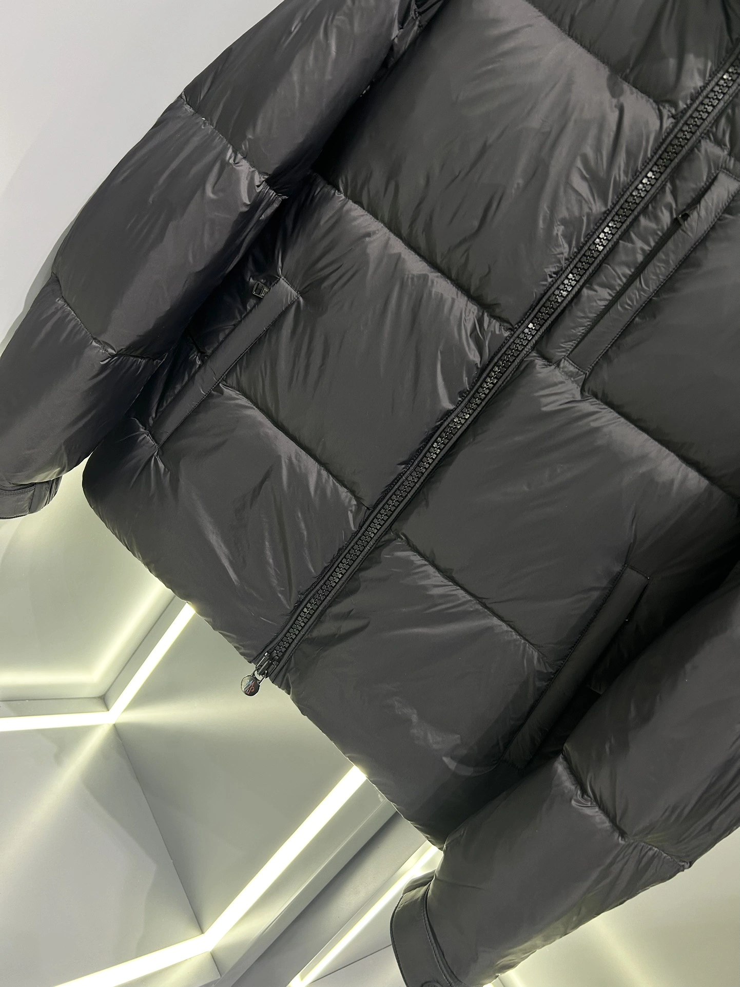 Moncler Down Jackets Attractive 145399
