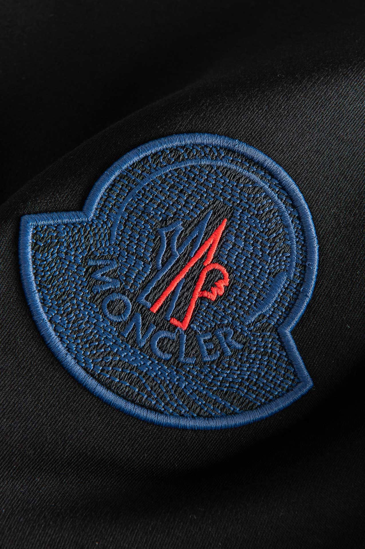 Moncler Down Jackets Snug 145411