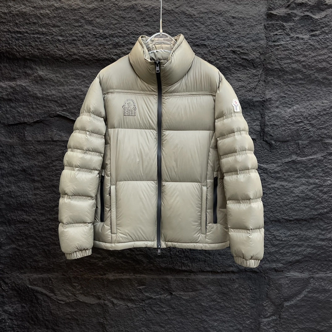 Stretchable Moncler Down Jackets 145403