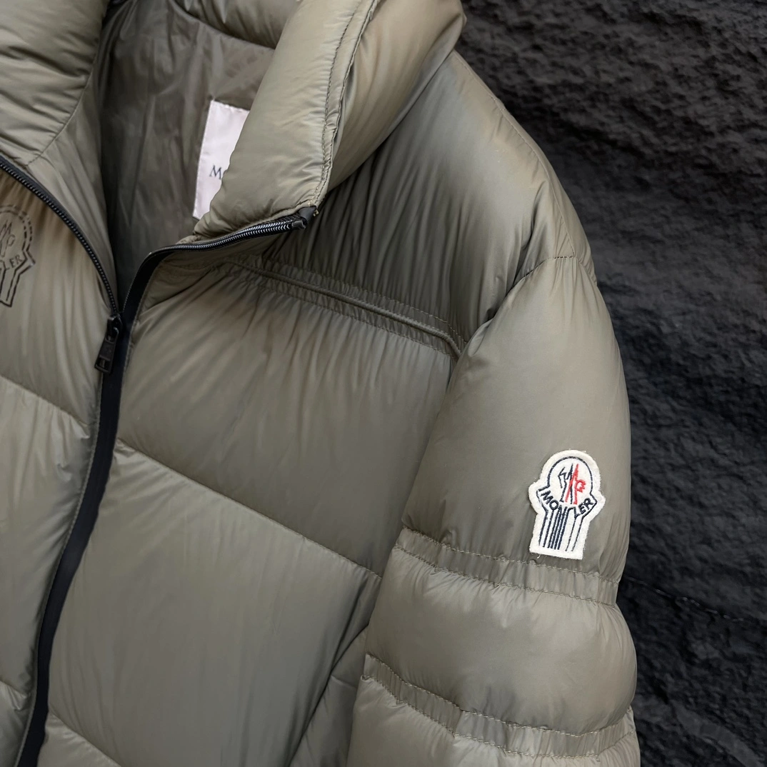 Stretchable Moncler Down Jackets 145403