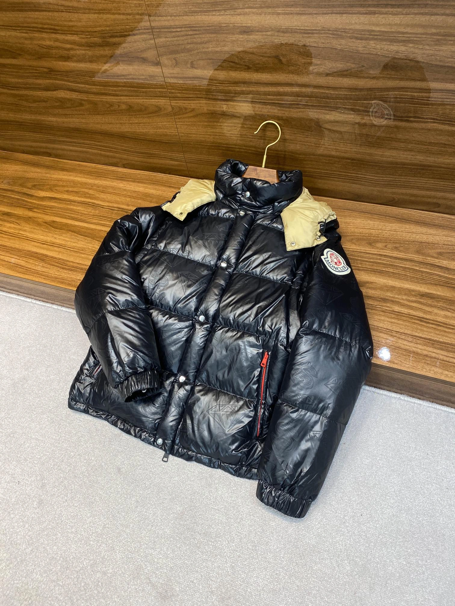 Moncler Down Jackets Trendsetting 145395