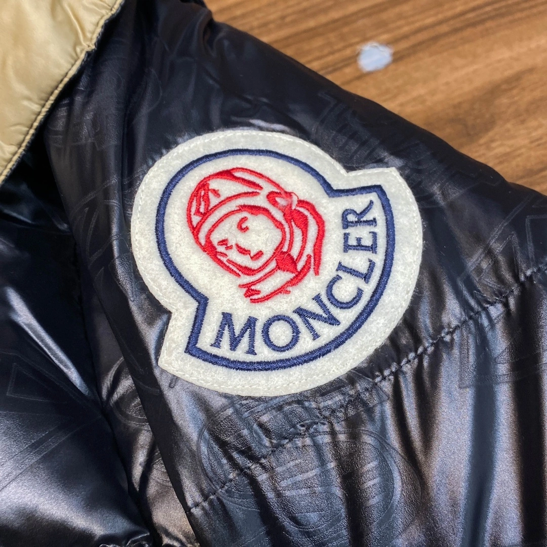 Moncler Down Jackets Trendsetting 145395