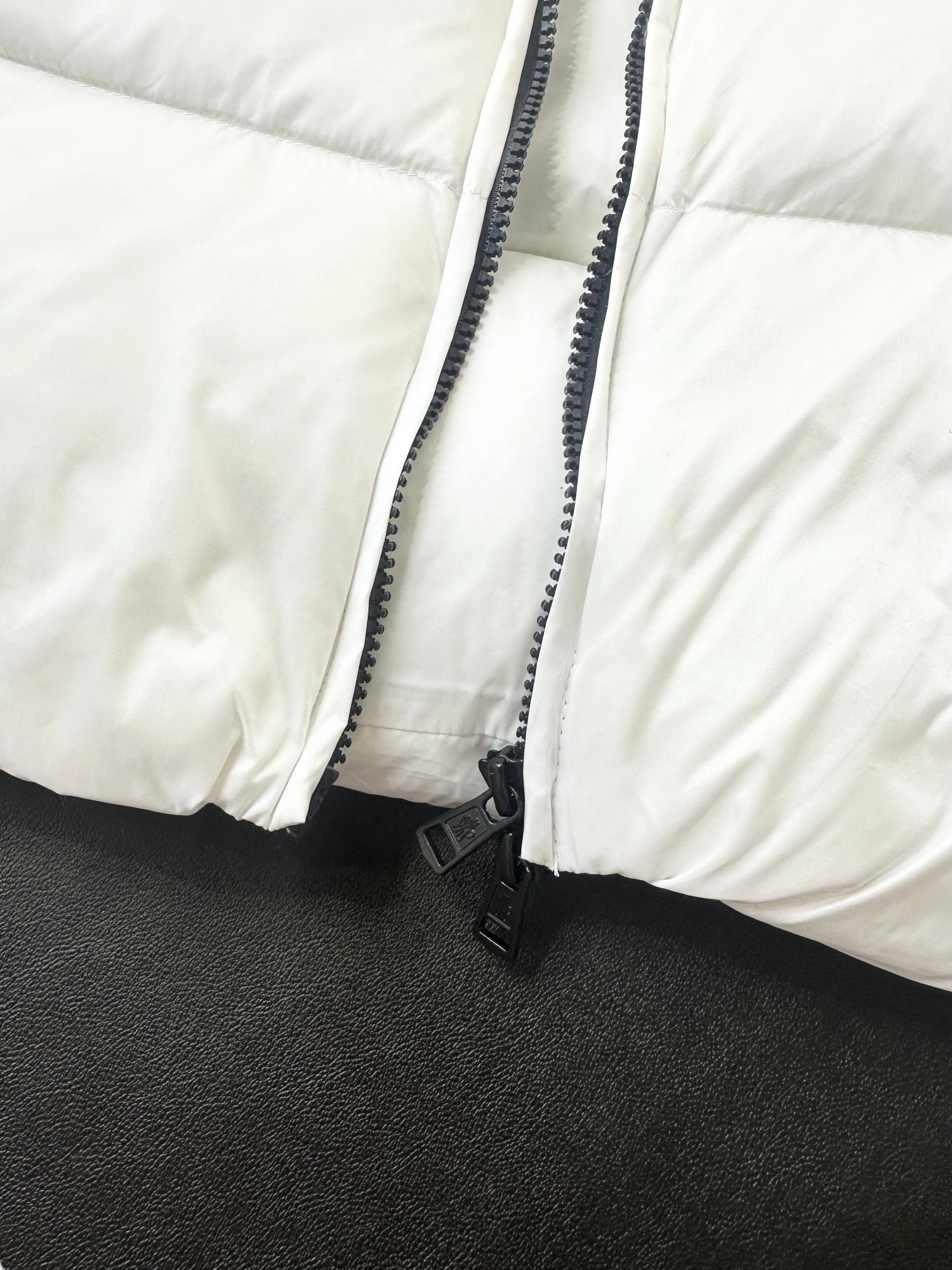 Casual Moncler Down Jackets 145392