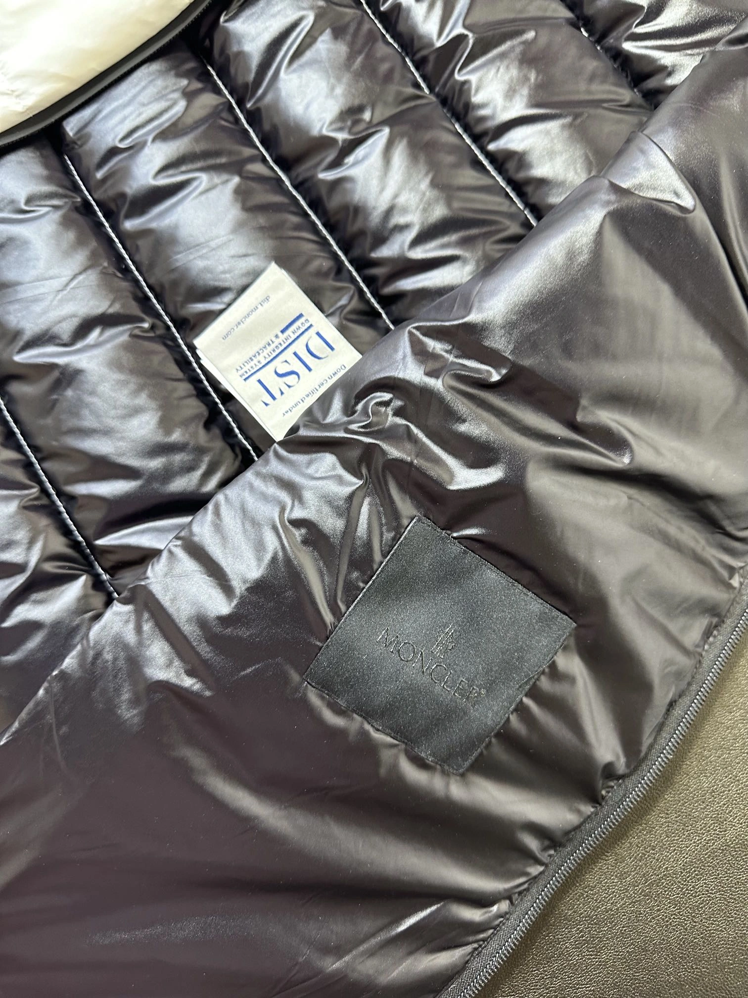 Moncler Down Jackets Premium 145389