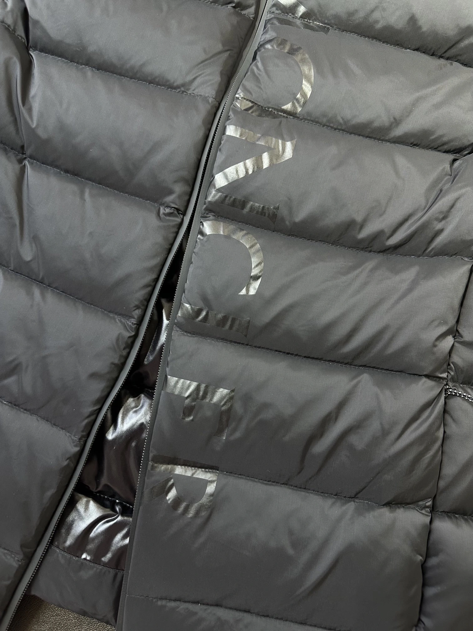 Elegant Moncler Down Jackets 145388
