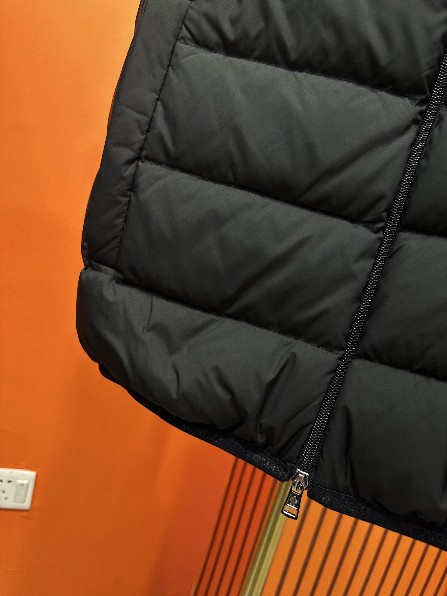 Moncler Down Jackets GoAnywhere 145387