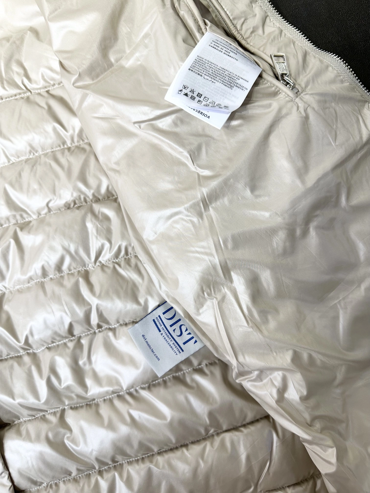 Moncler Down Jackets Comfortable 145383
