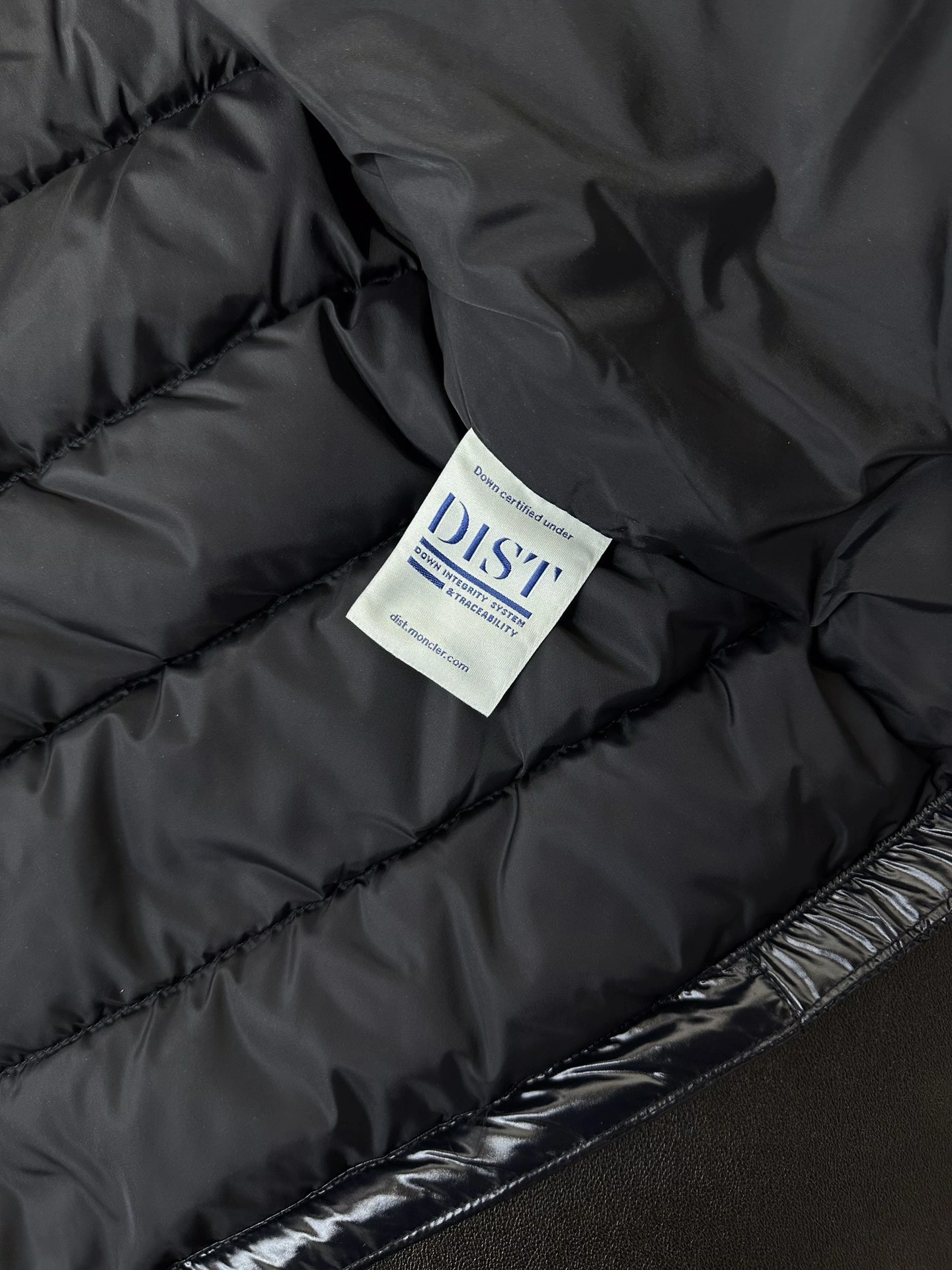 Moncler Down Jackets Refined 145380