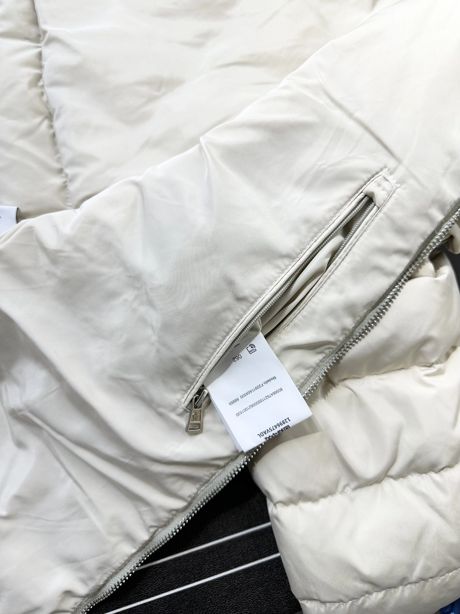 TechFriendly Moncler Down Jackets 145362